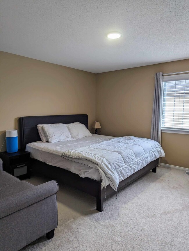 112 Patriot Pl in Ottawa, ON - Building Photo - Building Photo