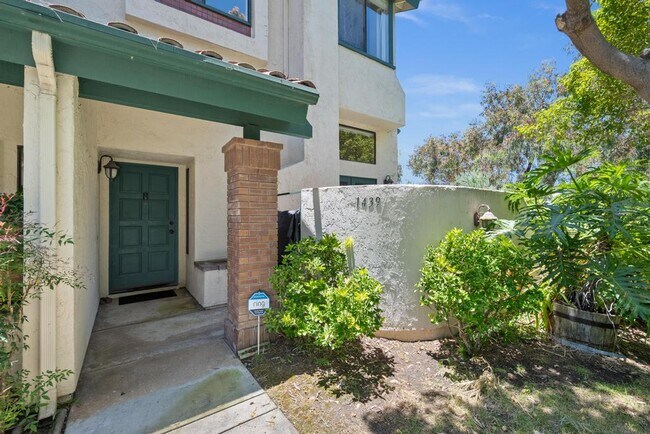 1439 Summit Dr in Chula Vista, CA - Building Photo - Building Photo