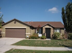 2650 W Sedona Ave in Visalia, CA - Building Photo