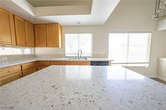 9762 Silver Lasso St in Las Vegas, NV - Building Photo - Building Photo