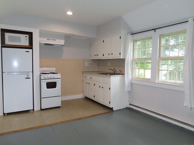 150 Sterling City Rd in Lyme, CT - Building Photo - Building Photo