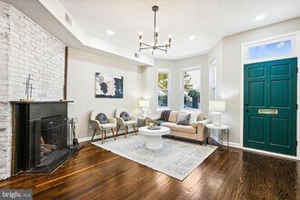 617 Elliott St NE in Washington, DC - Foto de edificio - Building Photo