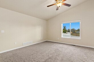 422 Tahoe Dr in Loveland, CO - Building Photo - Building Photo
