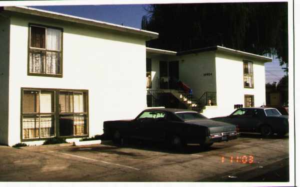 14924 Indiana Ave in Paramount, CA - Building Photo