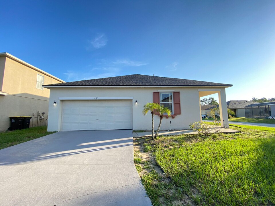 296 Sand Ridge Dr in Davenport, FL - Building Photo