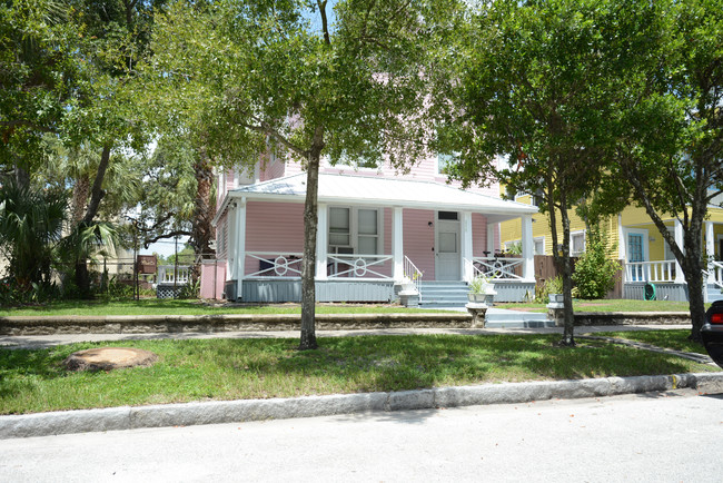 215 S Fielding Ave in Tampa, FL - Foto de edificio - Building Photo