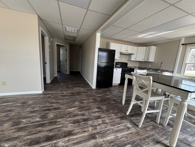 property at 1107 E Main St