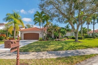 474 Stonemont Dr in Weston, FL - Foto de edificio - Building Photo