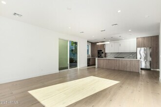 2130 E Turney Ave in Phoenix, AZ - Building Photo - Building Photo