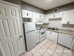 525 E Peppertree Ave in Apache Junction, AZ - Building Photo - Building Photo