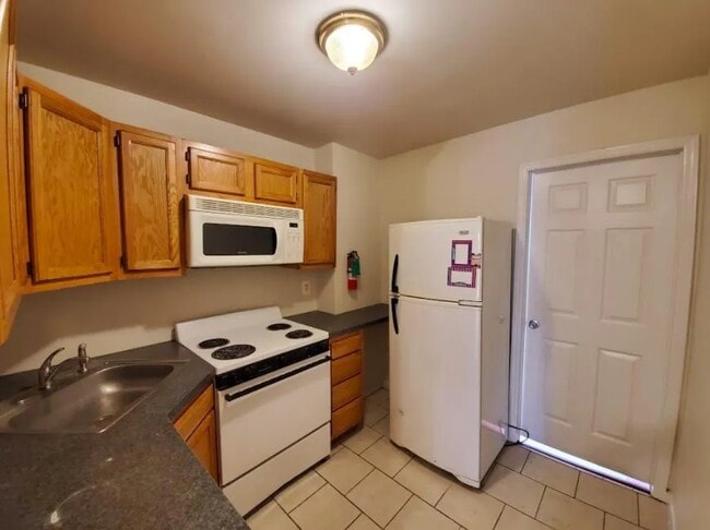 2212 S 15th St, Unit 1st floor in Philadelphia, PA - Building Photo - Building Photo