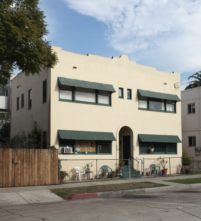 533 E 8th St in Long Beach, CA - Building Photo