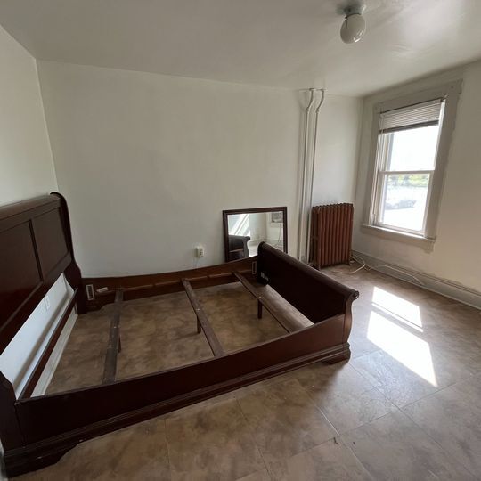 645 E Orange St, Unit Bedroom #2 in Lancaster, PA - Foto de edificio