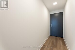 86 Dundas St E in Mississauga, ON - Building Photo