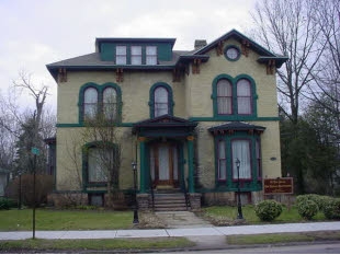 80 Elm St in Malone, NY - Building Photo