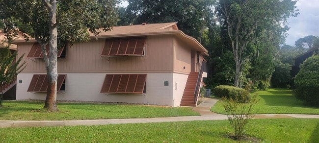 property at 150 Wax Myrtle Woods Ct