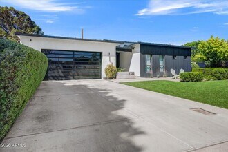 4528 North 39th Pl in Phoenix, AZ - Building Photo - Building Photo