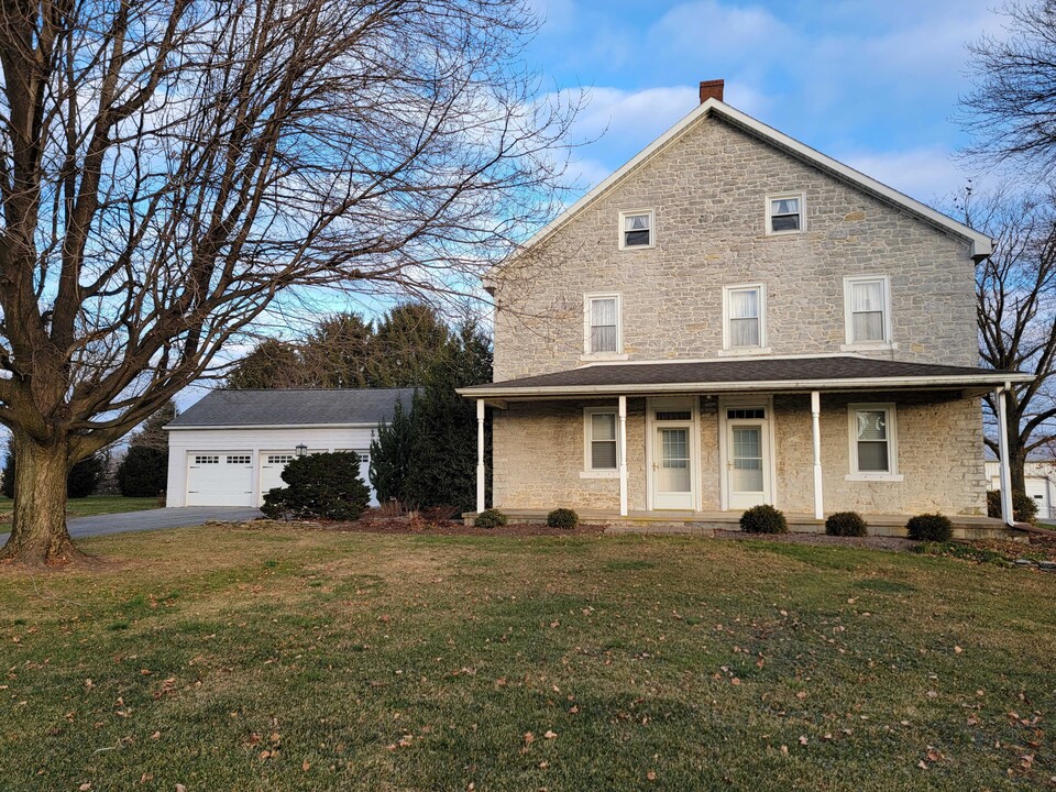 600 Hackman Rd in Ephrata, PA - Building Photo