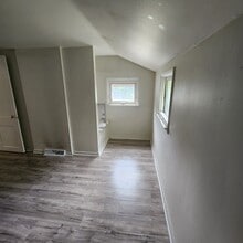 379 W Main St, Unit Apt 5 in Fredonia, NY - Building Photo - Building Photo