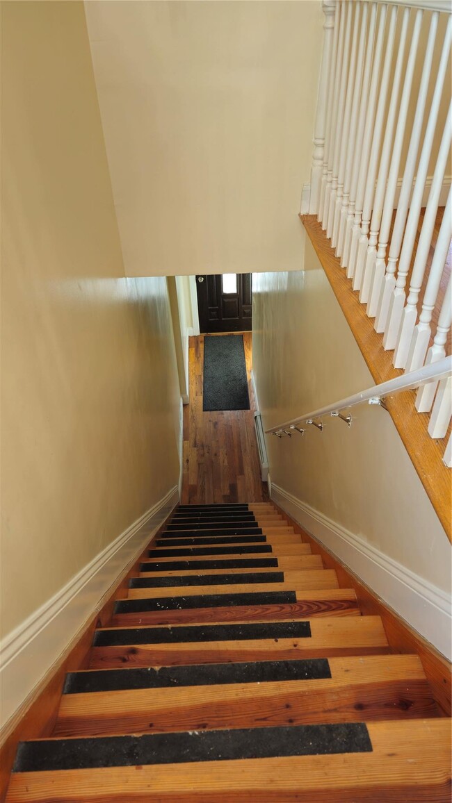 369 Jerome St in Brooklyn, NY - Building Photo - Building Photo