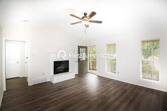 6493 Farley Dr W in Olive Branch, MS - Building Photo - Building Photo
