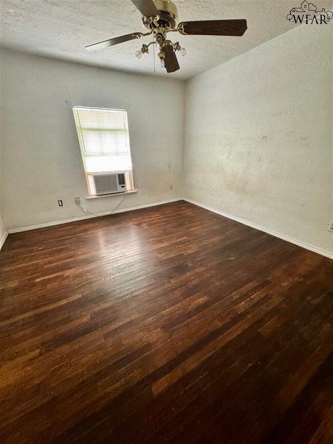905 Carolina St in Wichita Falls, TX - Foto de edificio - Building Photo