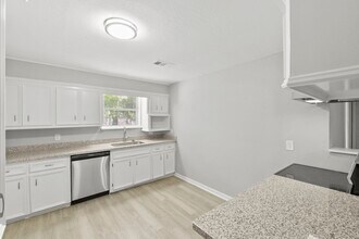 16907 Argyle Rd in Houston, TX - Building Photo - Building Photo