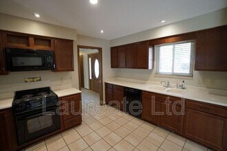 7637 S Datura Cir W in Littleton, CO - Building Photo - Building Photo