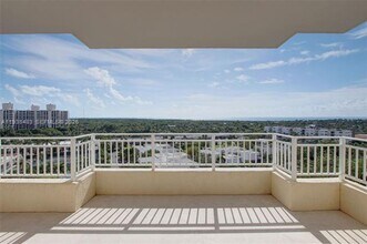 799 Crandon Blvd in Key Biscayne, FL - Building Photo - Building Photo