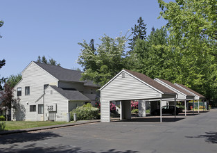 Rivers Edge Townhomes in Eugene, OR - Building Photo - Building Photo