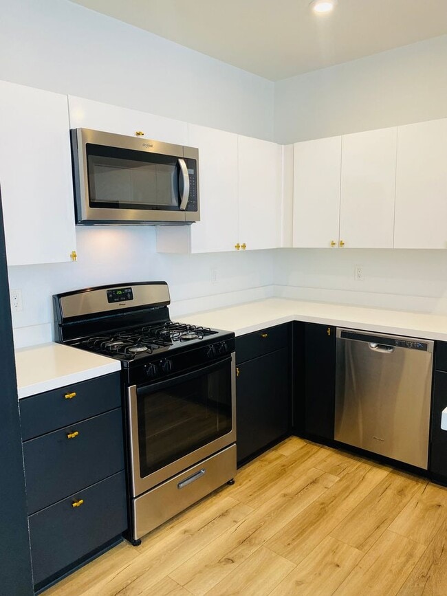 The URBAN - Reserve for Summer 2026! Luxury Student Housing Complex, Individual and group lease o