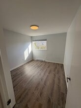 2549 Dowler Pl in Victoria, BC - Building Photo - Building Photo