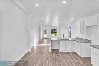 1911 NW 8th St in Pompano Beach, FL - Building Photo - Building Photo