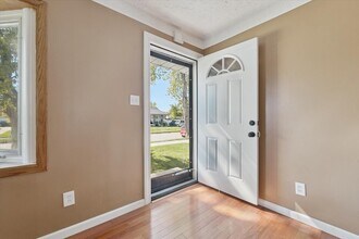 1032 Hudson St in Wyandotte, MI - Building Photo - Building Photo