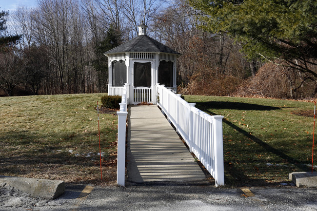 Riddlebrook Apartments in East Douglas, MA - Building Photo - Building Photo