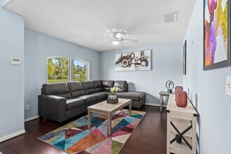 1030 Coventry Rd in Davenport, FL - Building Photo - Building Photo