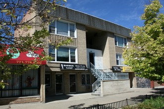 8120 S Kedzie Ave in Chicago, IL - Foto de edificio - Building Photo