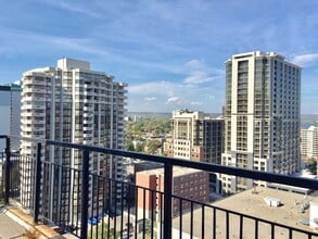Bay 100 Apartments in Hamilton, ON - Building Photo - Building Photo