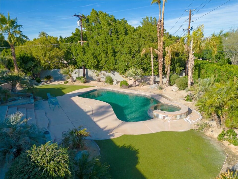 73484 Salt Cedar St in Palm Desert, CA - Foto de edificio