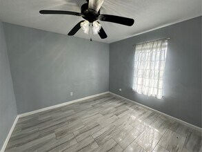 312 Green Isle Ave in Dickinson, TX - Building Photo - Building Photo