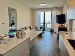 2960 NE 207th St in Aventura, FL - Building Photo - Building Photo