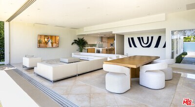 1466 Bel Air Rd in Los Angeles, CA - Building Photo - Building Photo