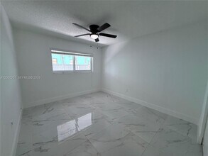 458 E 31st St in Hialeah, FL - Building Photo - Building Photo