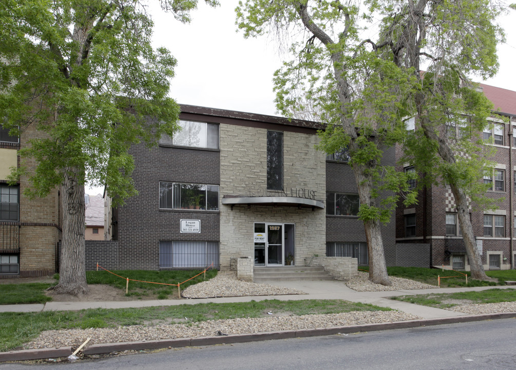 Logan House in Denver, CO - Foto de edificio