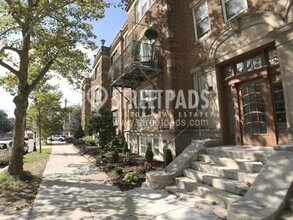 2017 Commonwealth Ave in Boston, MA - Building Photo - Building Photo