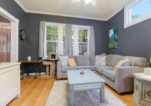 1279 Burr St N in St. Paul, MN - Building Photo - Building Photo