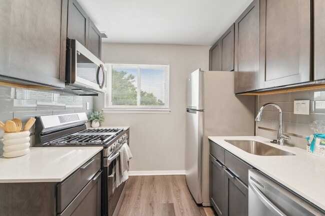 Ridge Gardens Apartments in Parkville, MD - Foto de edificio - Building Photo