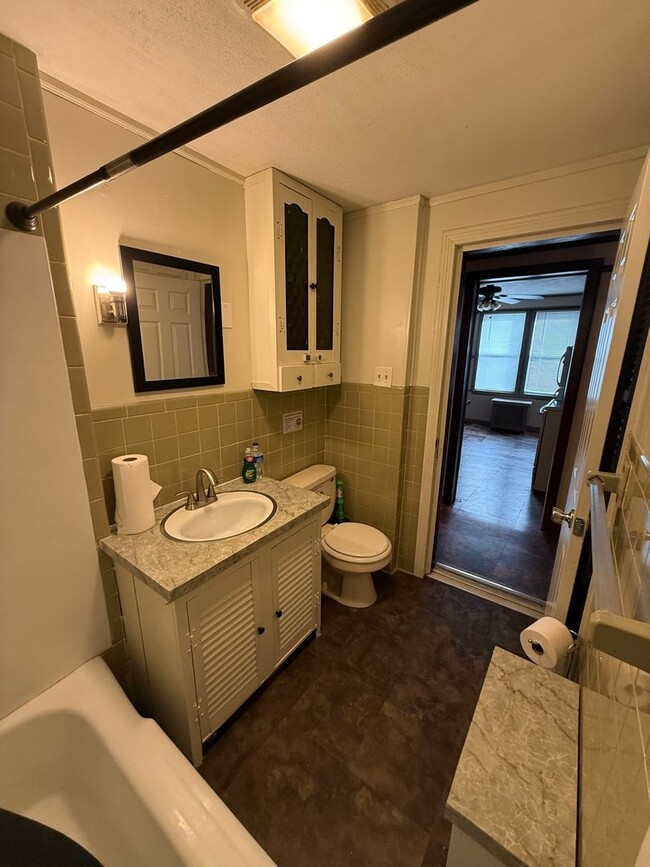 621 Springfield St in Chicopee, MA - Building Photo - Building Photo