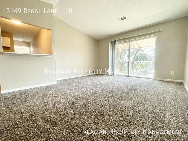 3169 Regal Ln in Groesbeck, OH - Building Photo - Building Photo