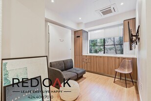 11649 Mayfield Ave in Los Angeles, CA - Building Photo